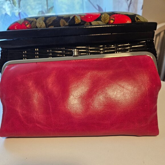 Hobo Magenta Wallet/Clutch - Picture 1 of 8
